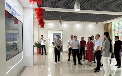 泉州市委常委、常務副市長黃景春一行蒞臨科盛智能調研指導